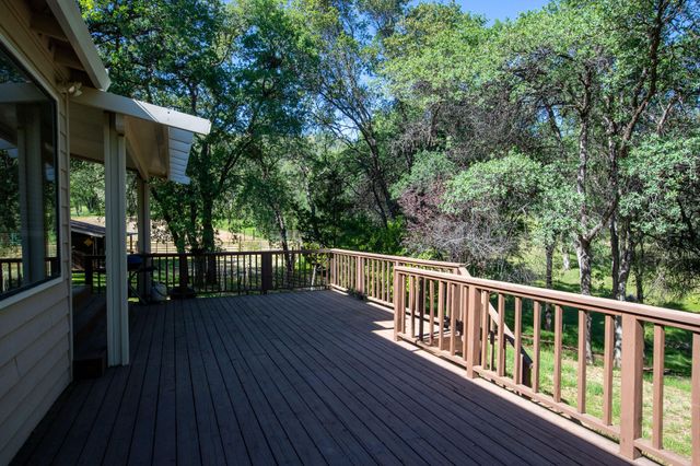 7348 Placer Road, Redding, CA 96001