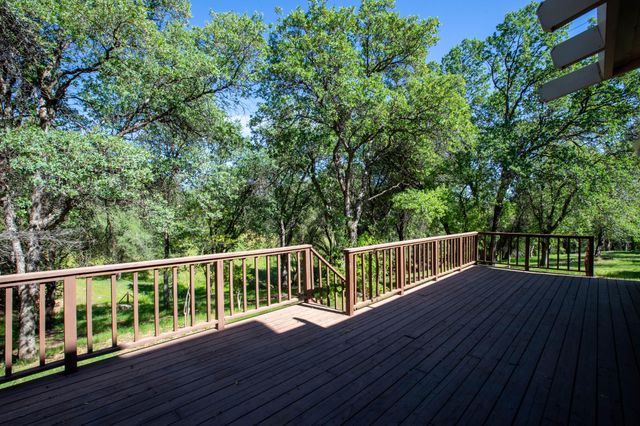 7348 Placer Road, Redding, CA 96001