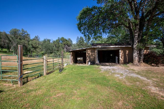 7348 Placer Road, Redding, CA 96001