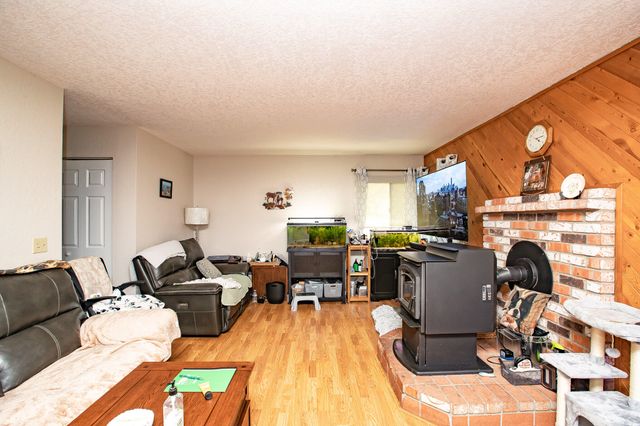 7348 Placer Road, Redding, CA 96001