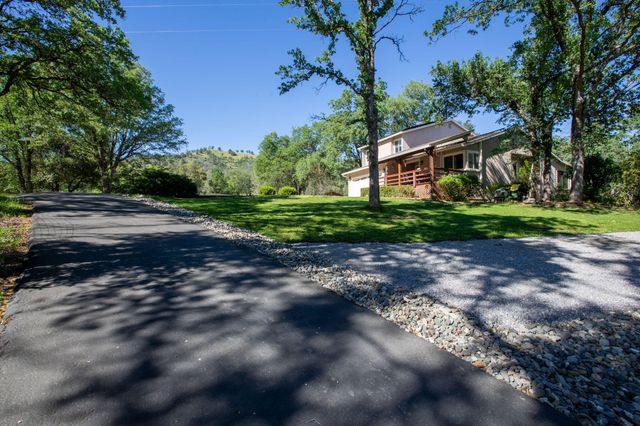 7348 Placer Road, Redding, CA 96001