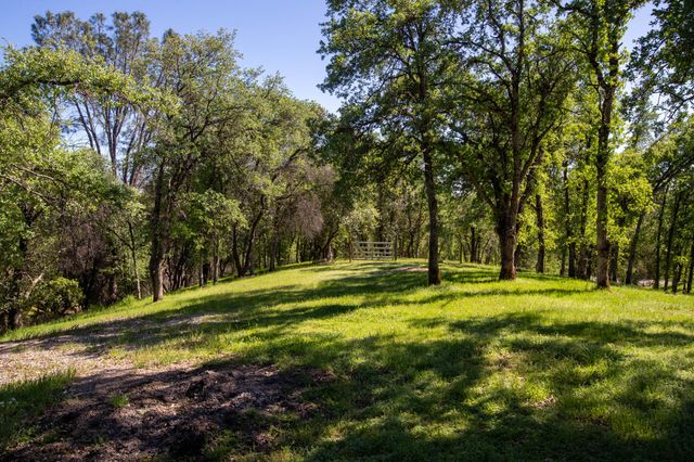 7348 Placer Road, Redding, CA 96001