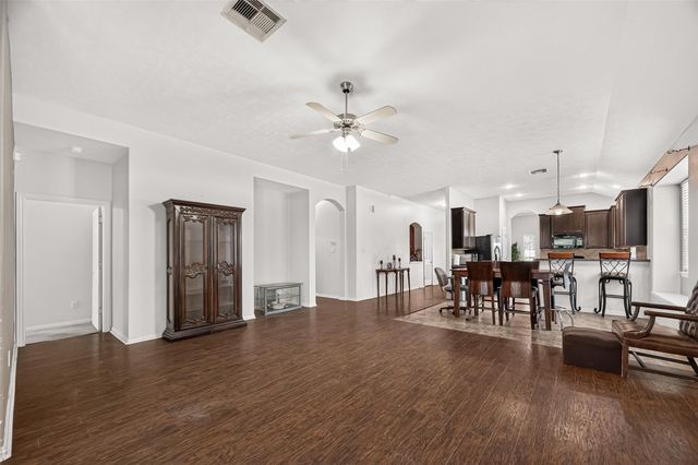 10511 Whisper Bluff Drive, Humble, TX 77396
