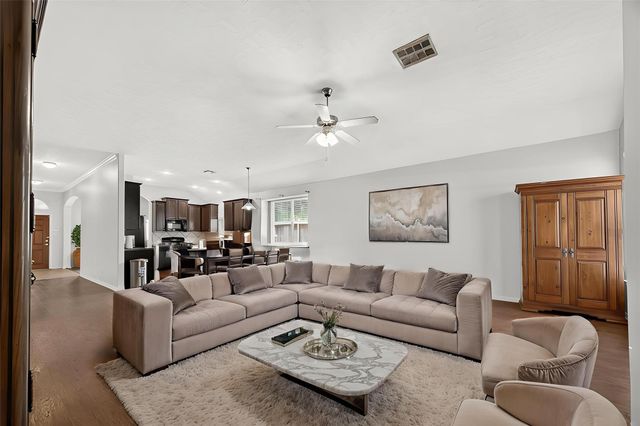 10511 Whisper Bluff Drive, Humble, TX 77396