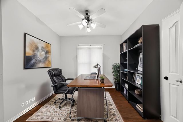10511 Whisper Bluff Drive, Humble, TX 77396