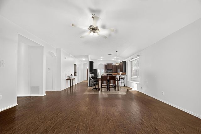 10511 Whisper Bluff Drive, Humble, TX 77396