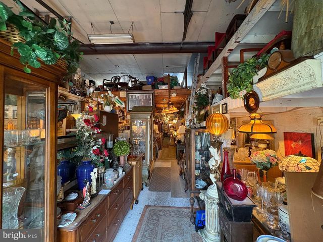 2048 S BROAD ST, Hamilton, NJ 08610