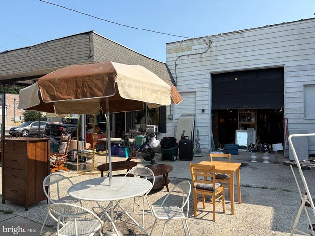 2048 S BROAD ST, Hamilton, NJ 08610
