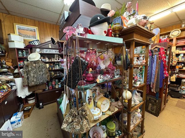 2048 S BROAD ST, Hamilton, NJ 08610