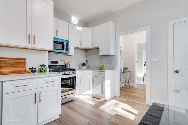 1122 Sherman Avenue, Evanston, IL 60202