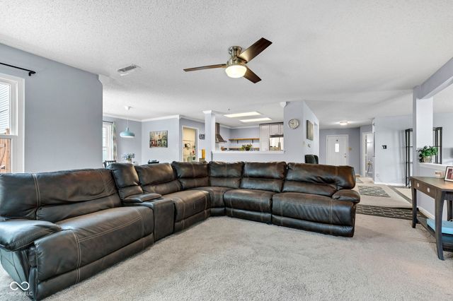 10255 Lothbury Circle, Fishers, IN 46037