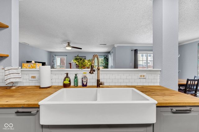 10255 Lothbury Circle, Fishers, IN 46037