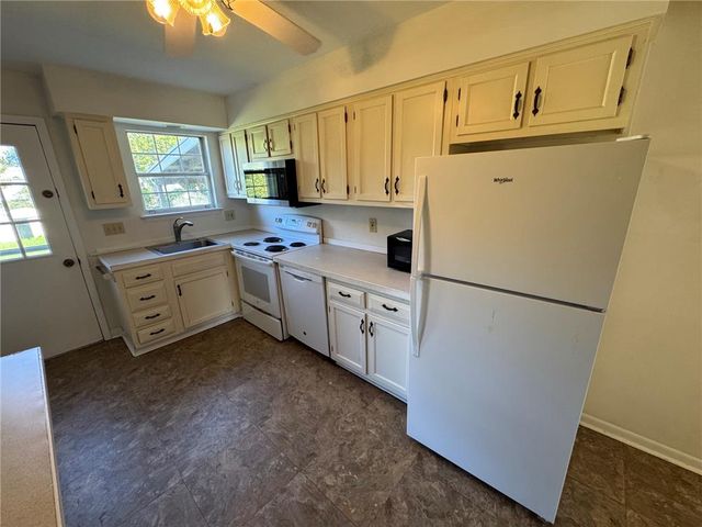 5661 Greens Drive, Lower Macungie Twp, PA 18106