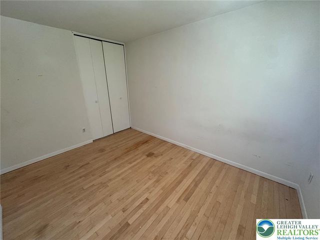 5661 Greens Drive, Lower Macungie Twp, PA 18106