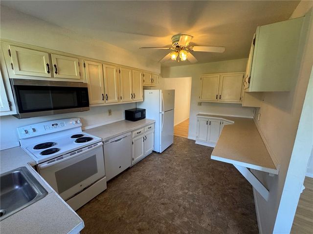 5661 Greens Drive, Lower Macungie Twp, PA 18106