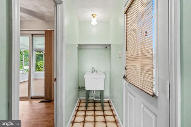 6 STRAWBERRY LN, Carlisle, PA 17013