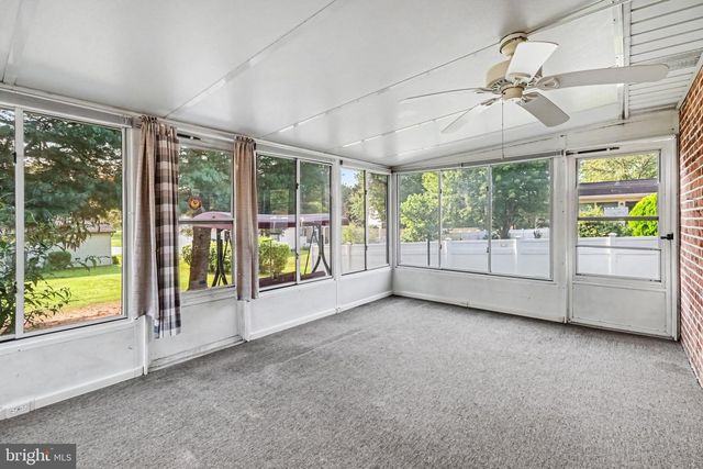 6 STRAWBERRY LN, Carlisle, PA 17013