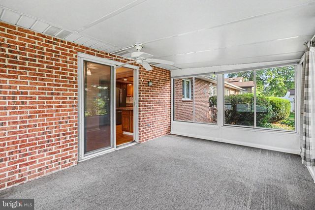 6 STRAWBERRY LN, Carlisle, PA 17013