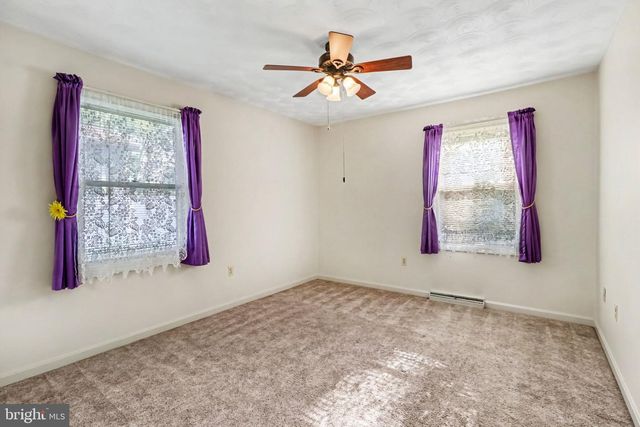 6 STRAWBERRY LN, Carlisle, PA 17013