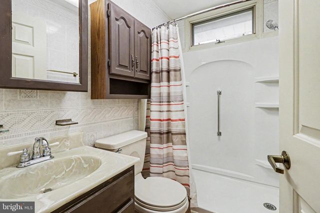 6 STRAWBERRY LN, Carlisle, PA 17013