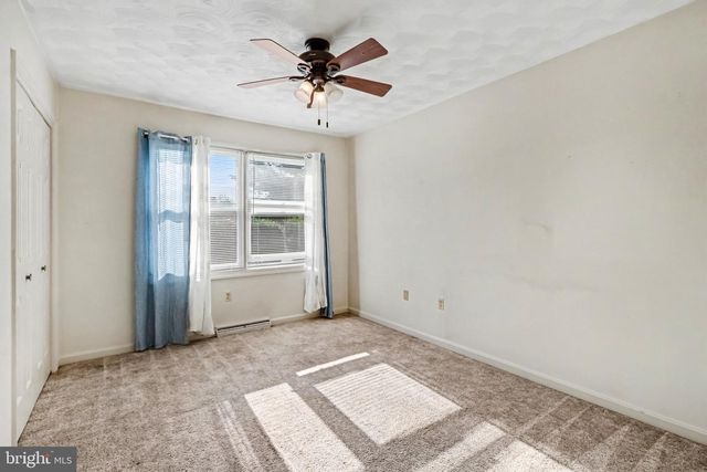 6 STRAWBERRY LN, Carlisle, PA 17013
