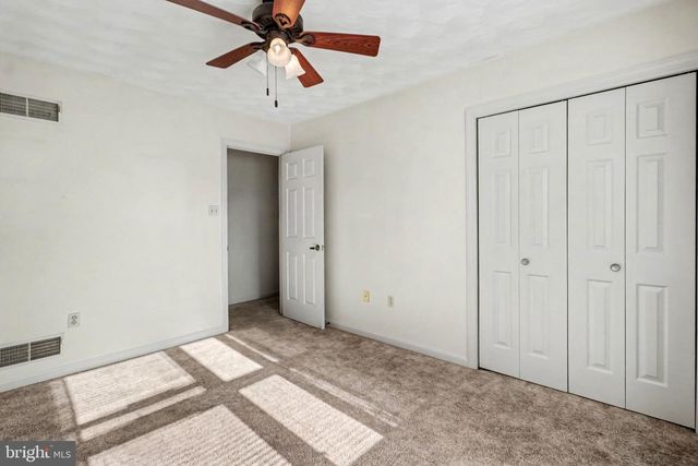 6 STRAWBERRY LN, Carlisle, PA 17013