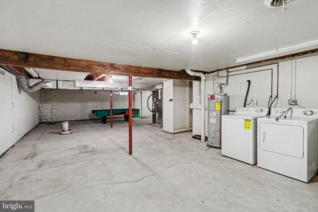 6 STRAWBERRY LN, Carlisle, PA 17013