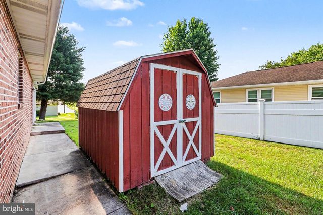 6 STRAWBERRY LN, Carlisle, PA 17013