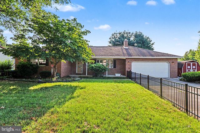 6 STRAWBERRY LN, Carlisle, PA 17013