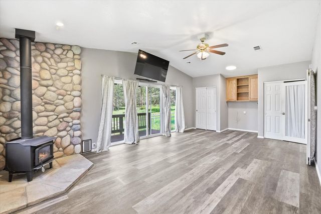 200 Humberd Lane, Grants Pass, OR 97527