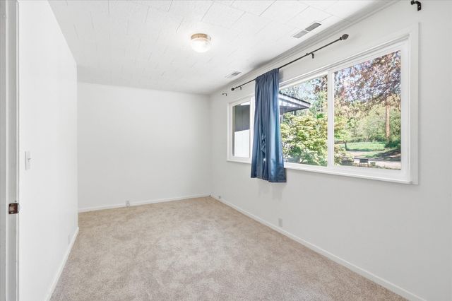 200 Humberd Lane, Grants Pass, OR 97527