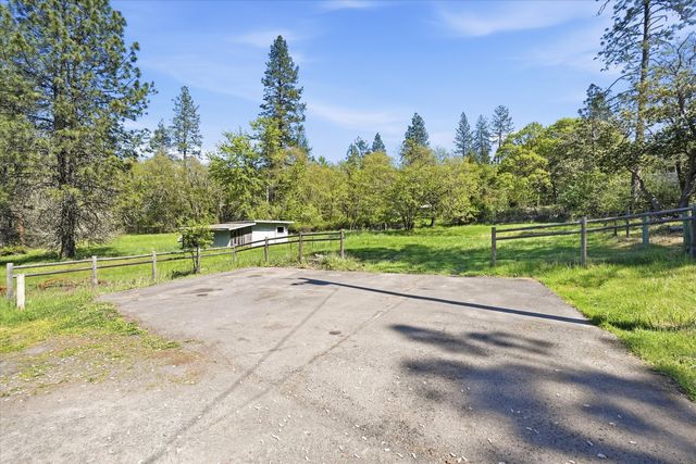 200 Humberd Lane, Grants Pass, OR 97527