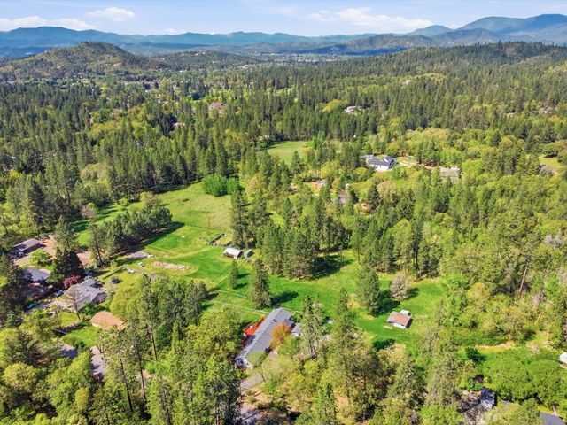 200 Humberd Lane, Grants Pass, OR 97527
