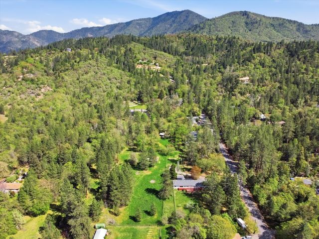 200 Humberd Lane, Grants Pass, OR 97527