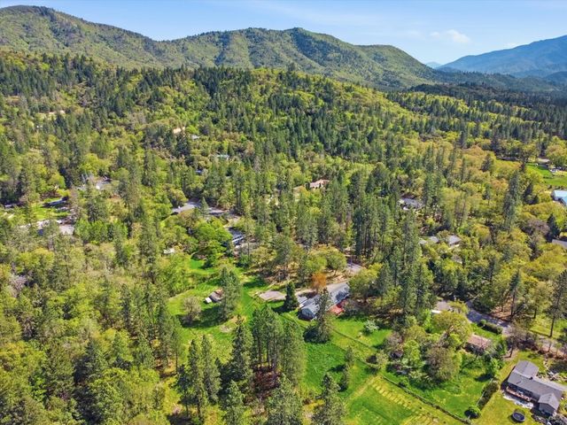 200 Humberd Lane, Grants Pass, OR 97527
