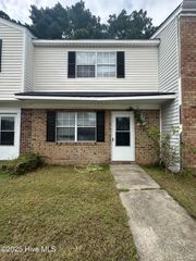 412 Myrtlewood Circle, Jacksonville, NC 28546