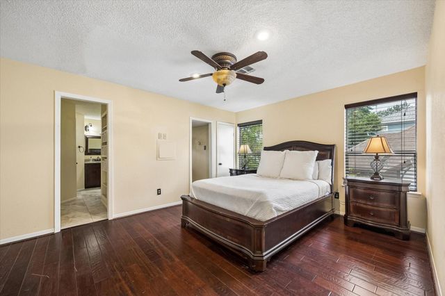 963 Althea Drive, Houston, TX 77018
