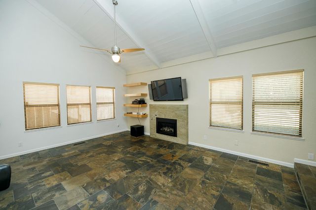 1127 River Bluff Dr, Oakdale, CA 95361