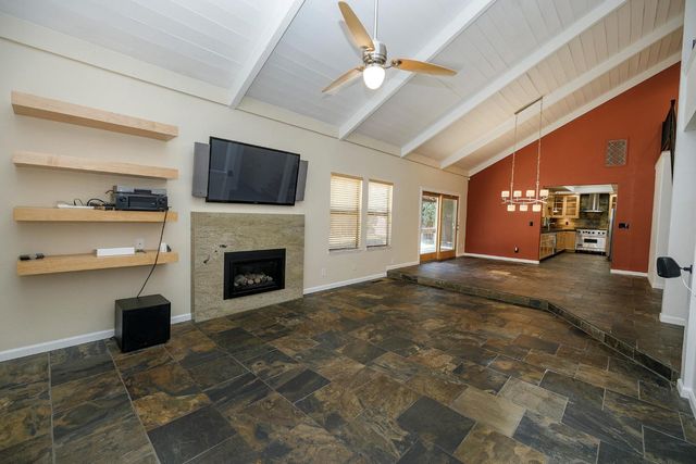 1127 River Bluff Dr, Oakdale, CA 95361