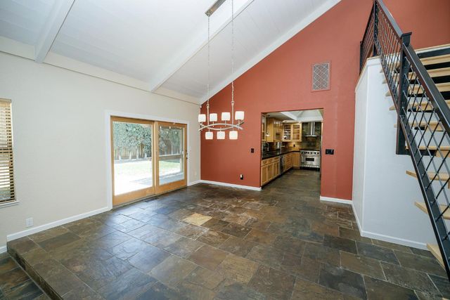 1127 River Bluff Dr, Oakdale, CA 95361