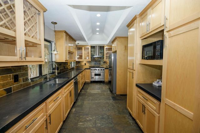 1127 River Bluff Dr, Oakdale, CA 95361