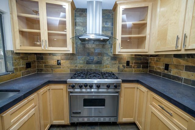 1127 River Bluff Dr, Oakdale, CA 95361