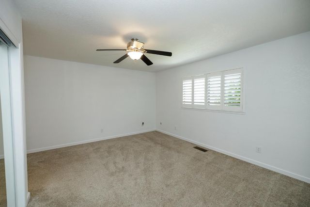 1127 River Bluff Dr, Oakdale, CA 95361