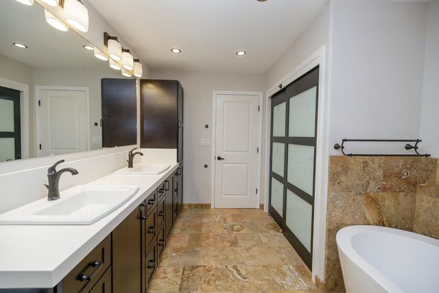 1127 River Bluff Dr, Oakdale, CA 95361