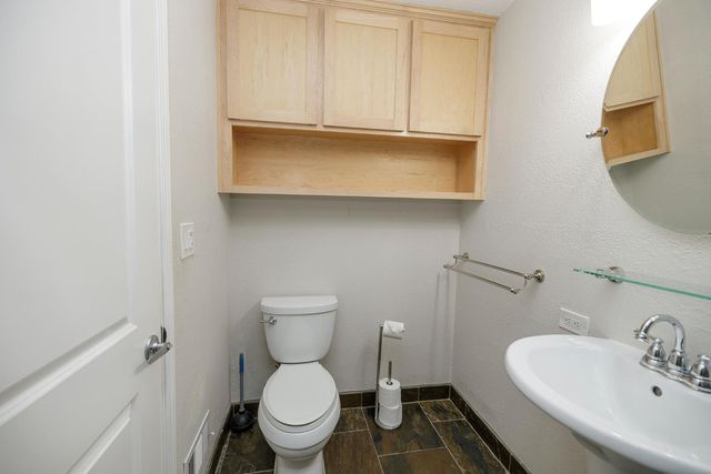 1127 River Bluff Dr, Oakdale, CA 95361