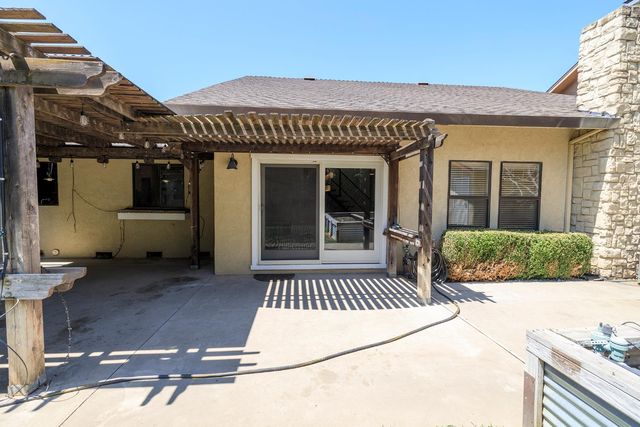 1127 River Bluff Dr, Oakdale, CA 95361