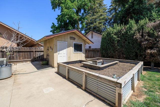 1127 River Bluff Dr, Oakdale, CA 95361