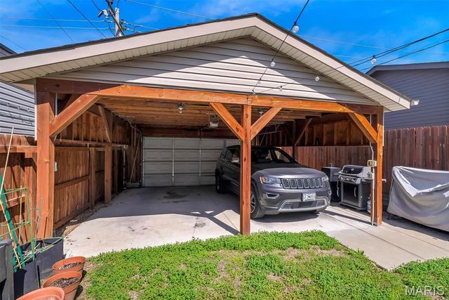 2637 Shenandoah, St Louis, MO 63104