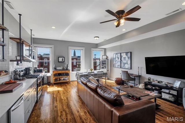 2637 Shenandoah, St Louis, MO 63104