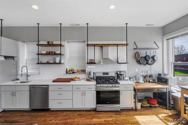 2637 Shenandoah, St Louis, MO 63104